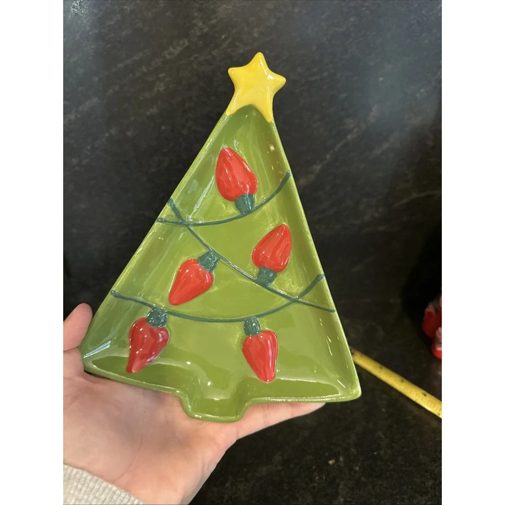 Hallmark Serving Fish- **NO SPREADER**